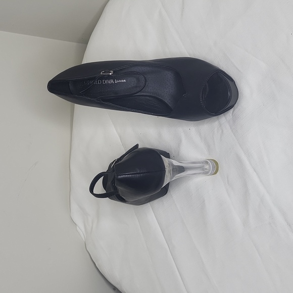 Heels - Picture 1 of 3